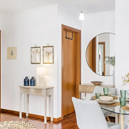 Locally By Homie Apartamento