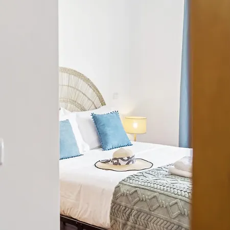 Locally By Homie Apartamento