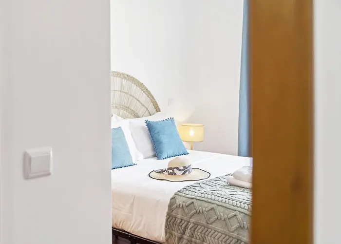 Locally By Homie Apartament